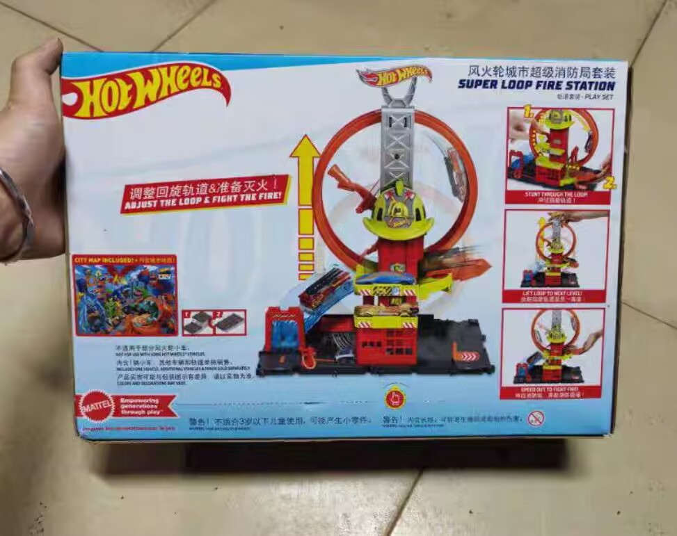 本物のホットウィール HKX41 シティ スーパー ループ  - Hot Wheels Car Track Sets のレビューと価格
